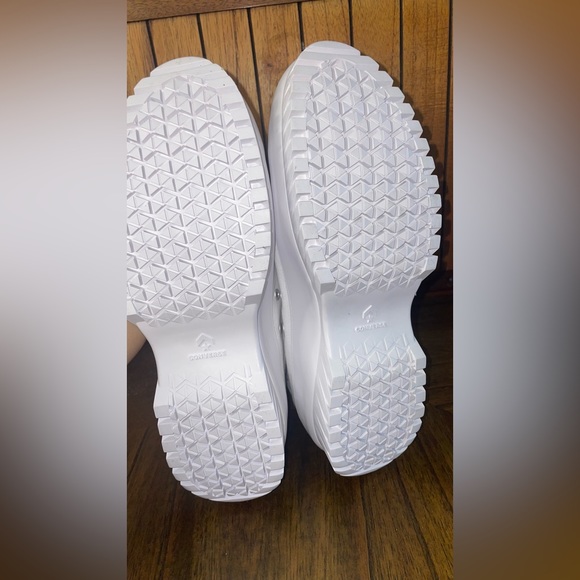 SOLD NEW CONVERSE CHUCK TAYLOR ALL STAR WHITE SIZE 9 .WOMEN 7 MENS - Picture 16 of 16